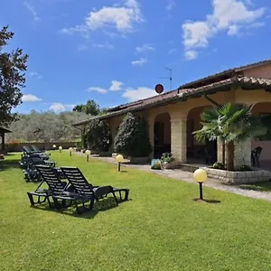https://casale-fonterosa.it-tuscanyhotel.com